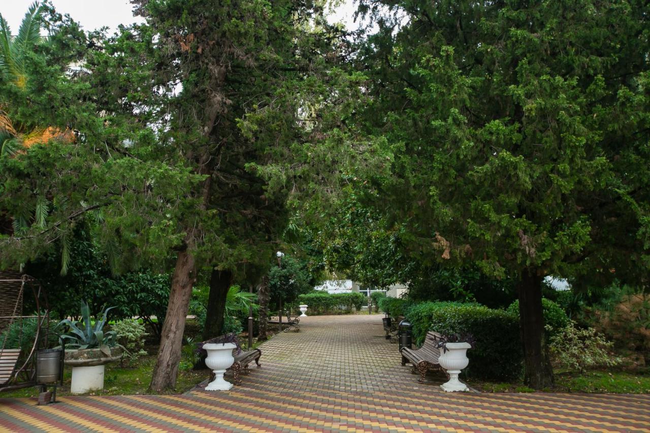 Amza Park Hotel Gagra Ngoại thất bức ảnh