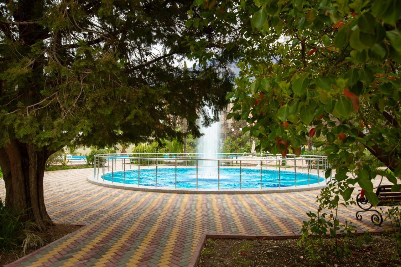 Amza Park Hotel Gagra Ngoại thất bức ảnh